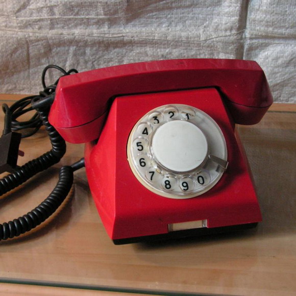 Старый Телефон